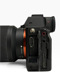 Sony Alpha a7 IV ILCE-7M4 w/ FE 28-70mm Lens