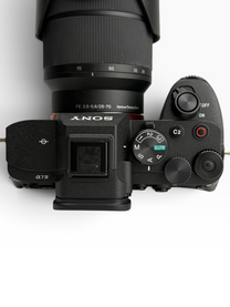 Sony Alpha a7 IV ILCE-7M4 w/ FE 28-70mm Lens